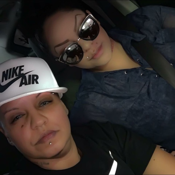 Meet your Posher, Connie - Picture 1 of 1